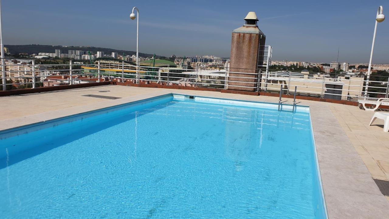Apart Lisbon Pool Metro Garage Buitenkant foto