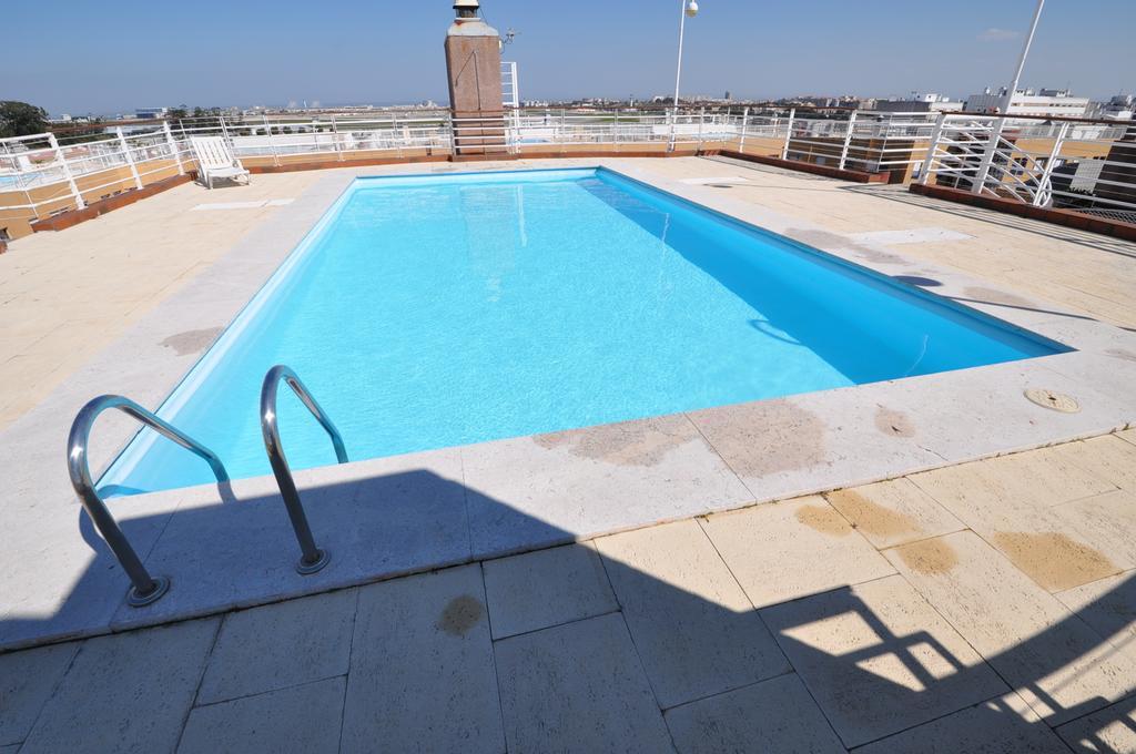 Apart Lisbon Pool Metro Garage Kamer foto
